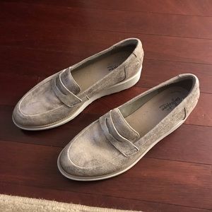 Clarks gold loafers